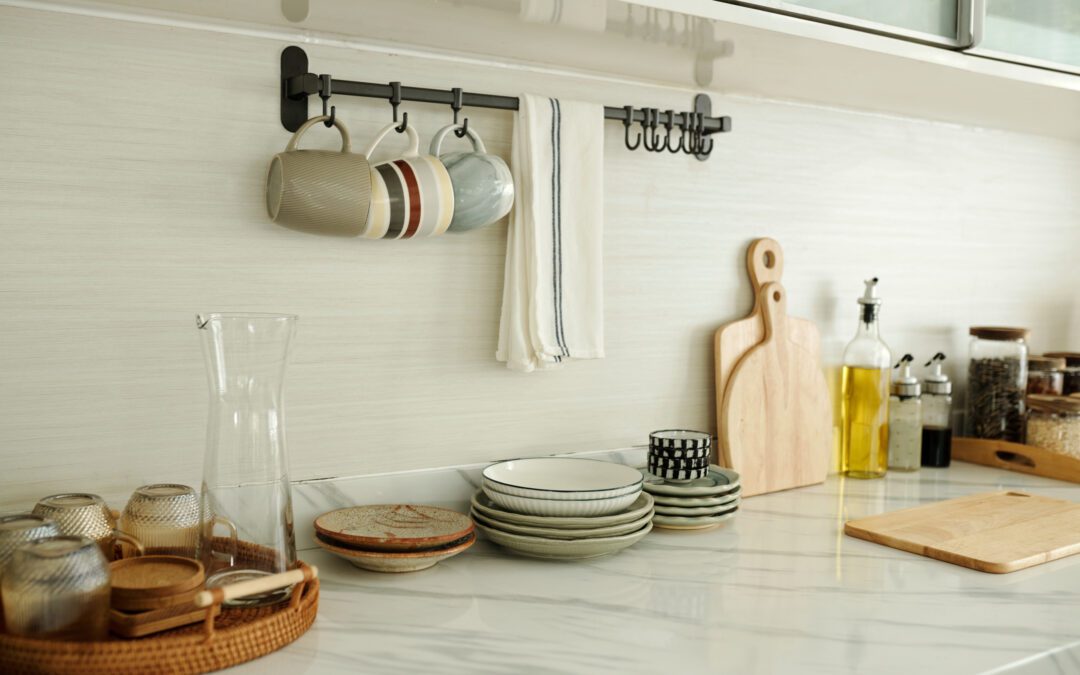 Tile, Quartz, or Full-Slab Backsplash? Clean-Up and Style Tips for a Kitchen That Stays Sane